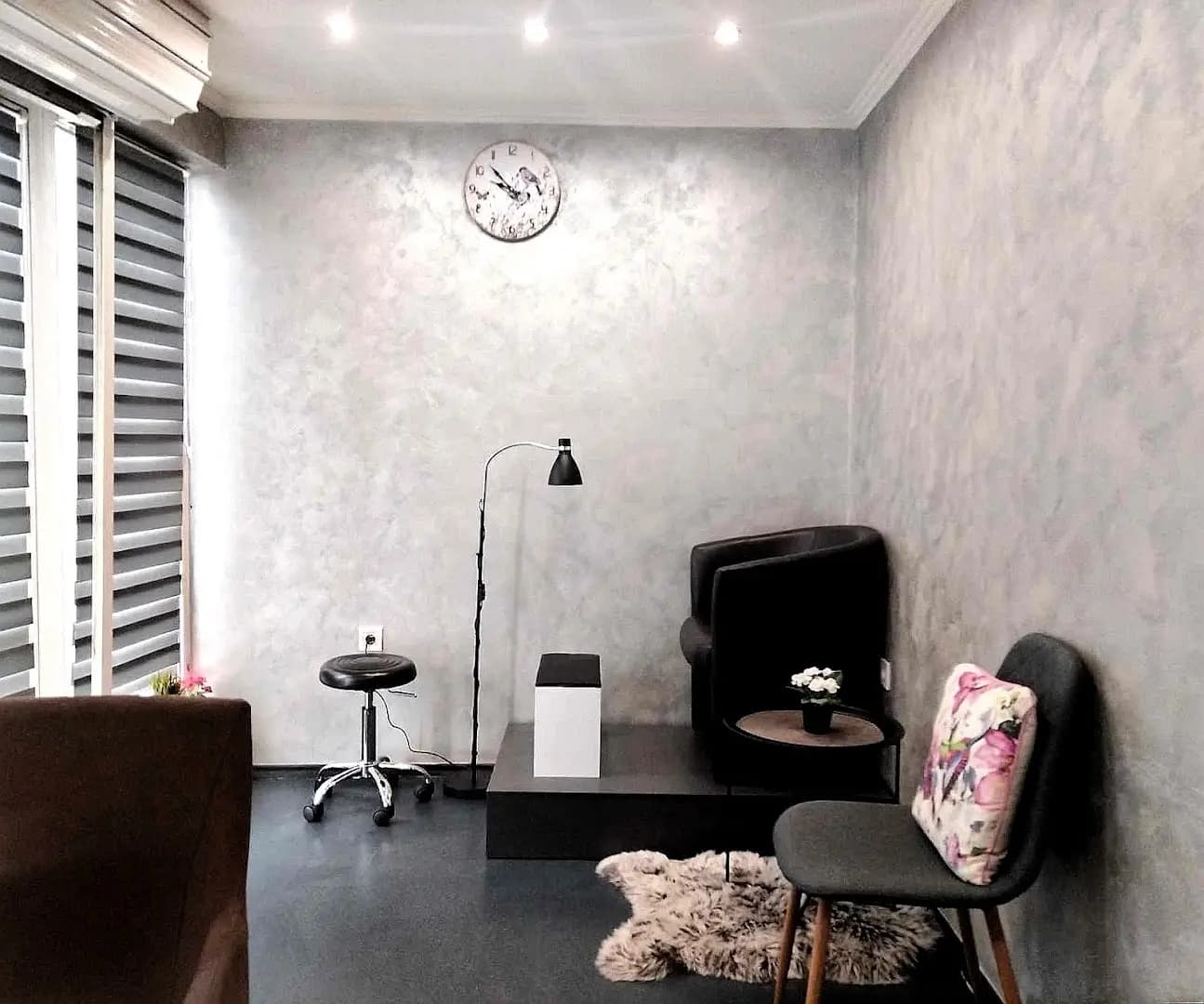 Iguana Nail Studio