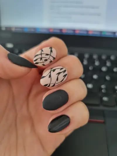 MADAMA nail house