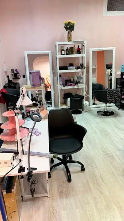 Салон за красота в Пловдив "LISA Beauty Space" - маникюр, педикюр, перманентен грим, подстригване, визаж и козметология.