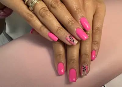 PM Nails Studio - Салон за маникюр