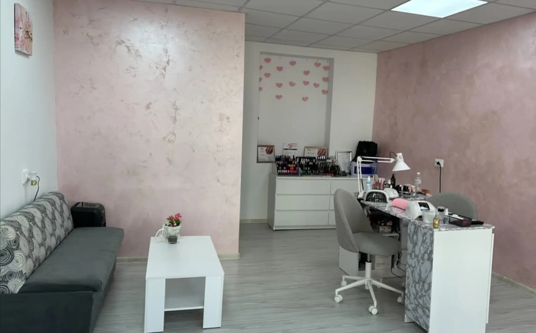 PM Nails Studio - Салон за маникюр