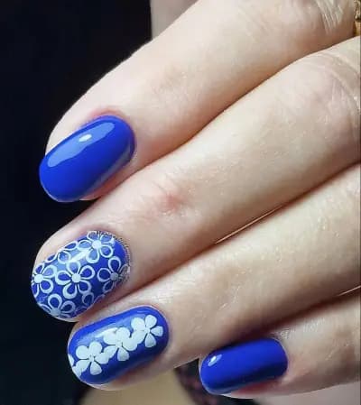 Мария Величкова студио за маникюр