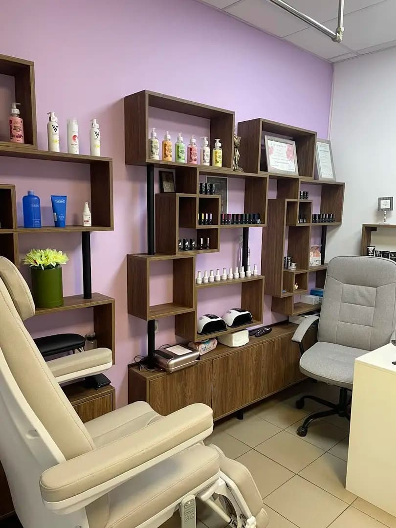 DiVine Nails Studio