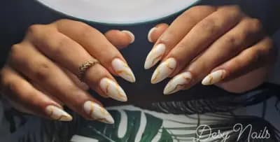 Lux Beauty Studio Desy
