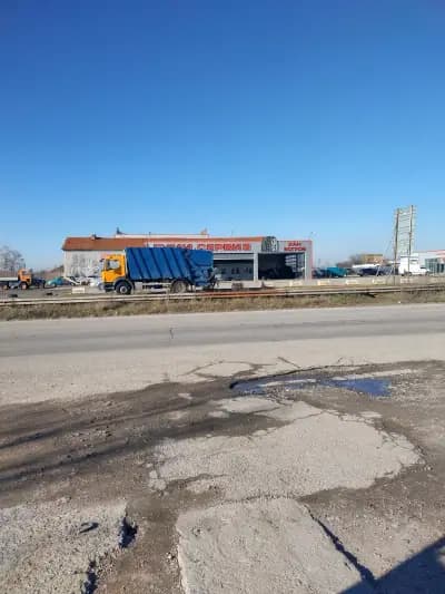 Гуми сервиз Хан Богров