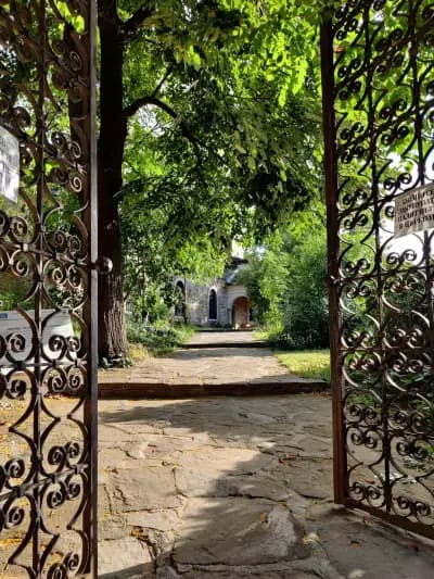 православна църква "Успение Богородично"