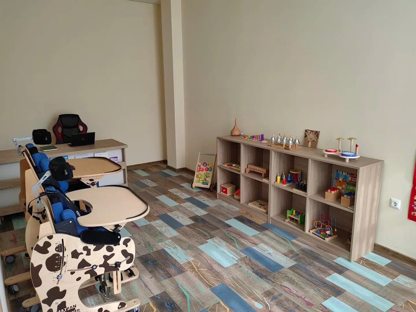 Лицензиран Montessori Център - "Първи Стъпки"