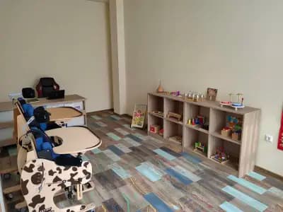 Лицензиран Montessori Център - "Първи Стъпки"