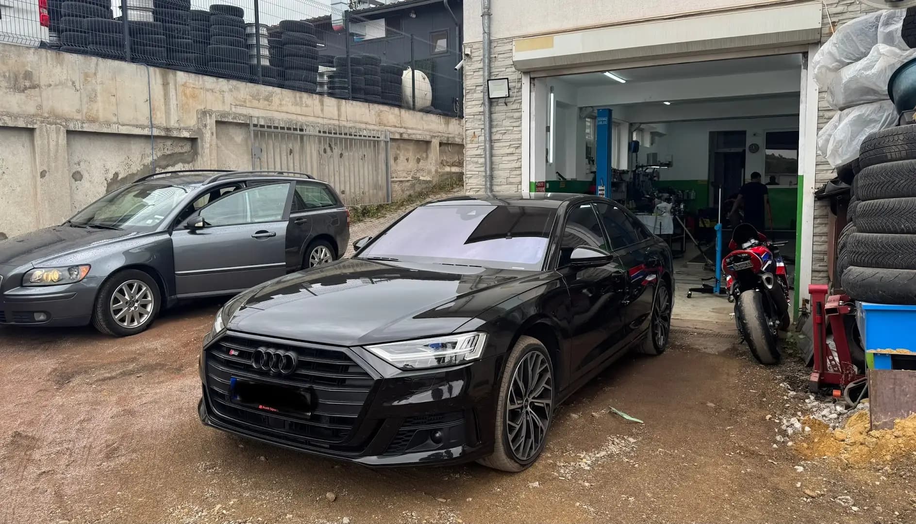 Blacky’s garage