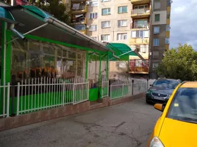 Кафе "Чадърите"