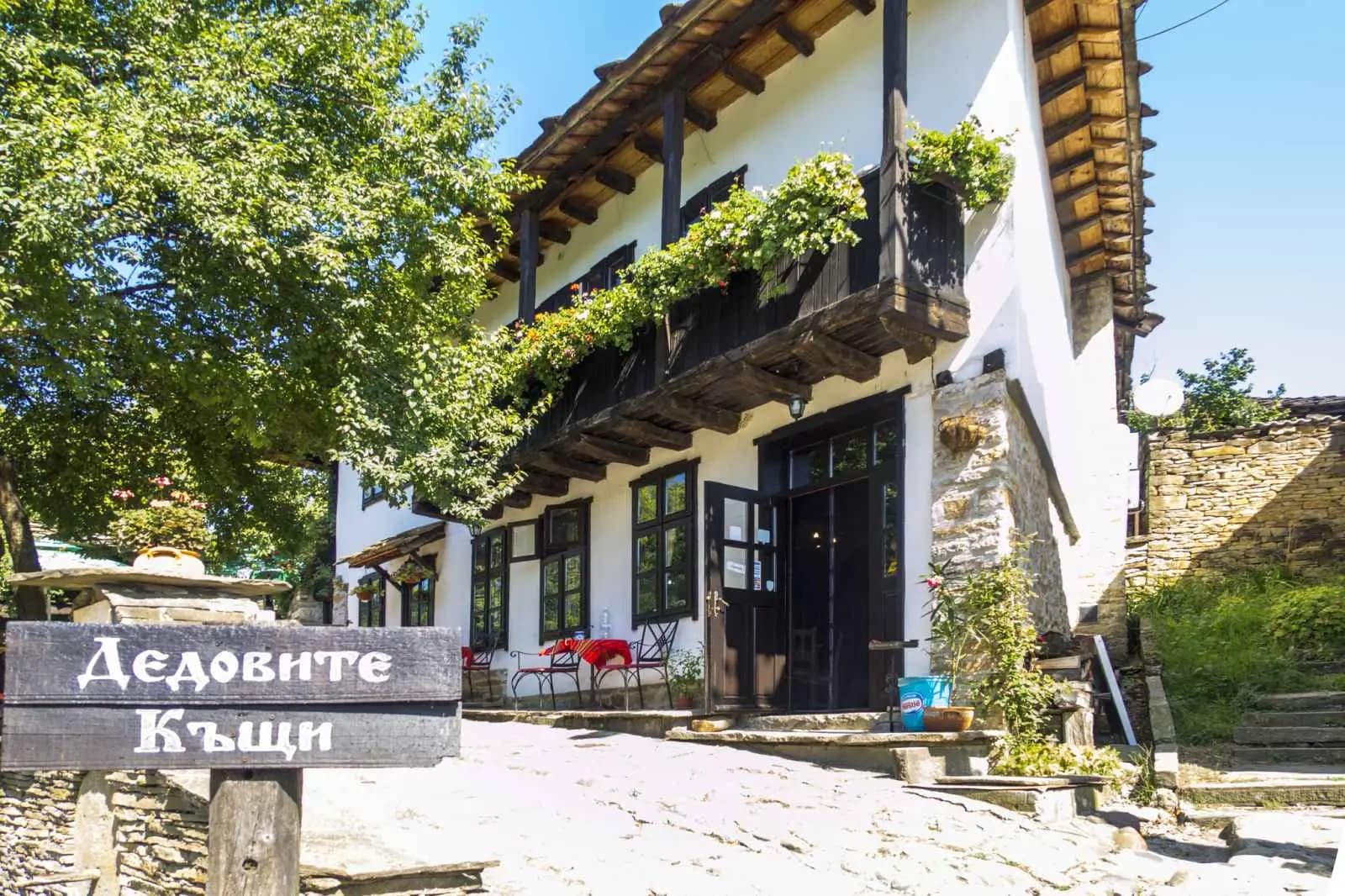 Dedovite Kashti