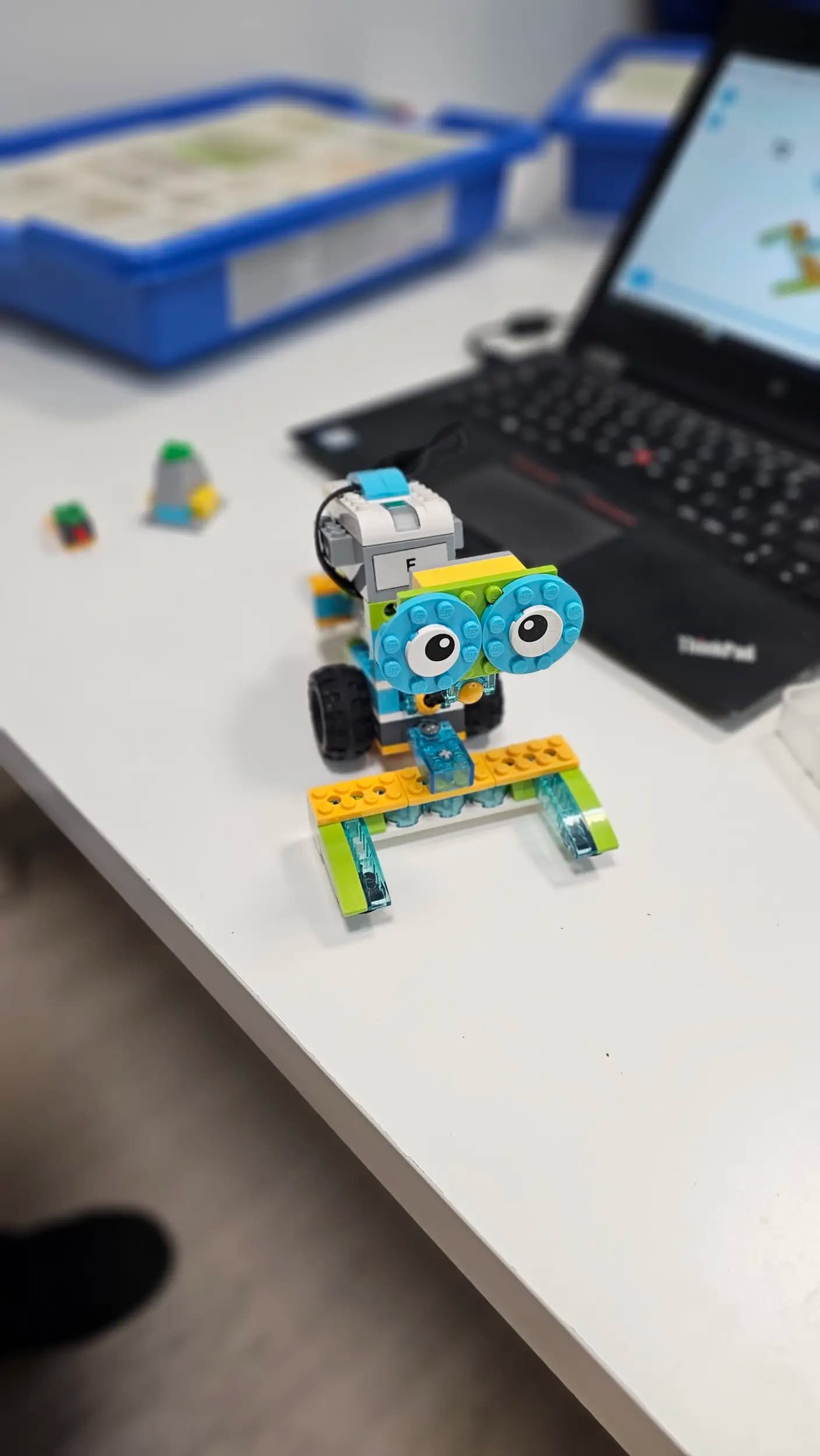 SparkLab – Роботика и Програмиране за деца от 6-12г.