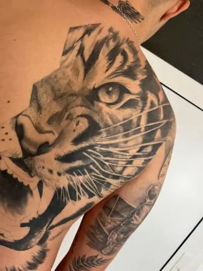Ailqk Tattoo