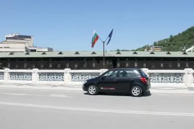 Автомобили под наем Ловеч