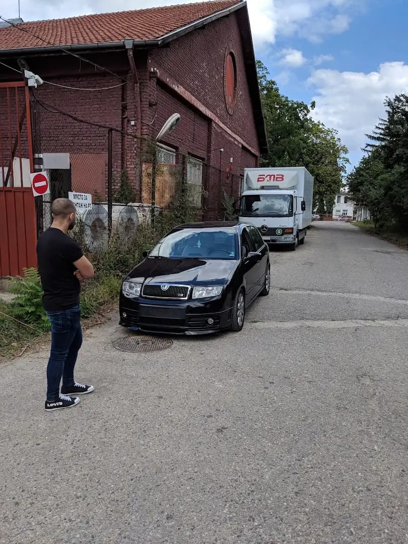 БМВ ЕООД