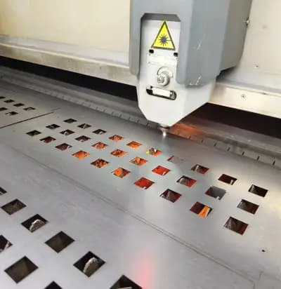 Малка реклама ООД лазерно рязане и гравиране, рутерно рязане, абкант