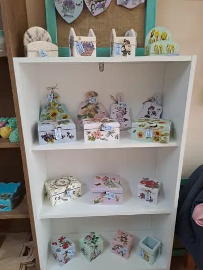 Слънчеви подаръци - Арт Магазин - авторски бижута, керамика, емайлирани канчета и шишета, декупаж, шалове, играчки и др