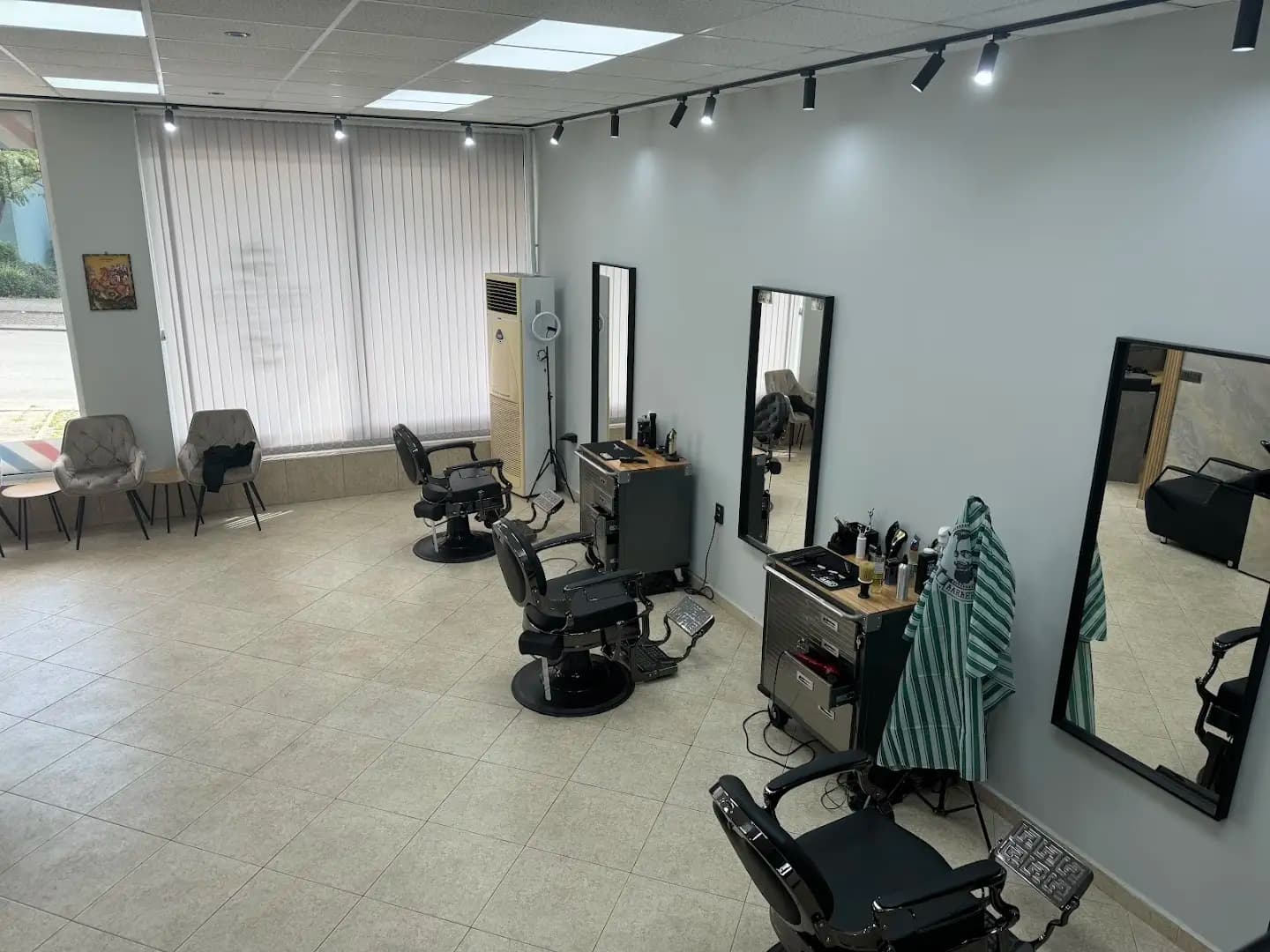 TOP CUTS Barbershop