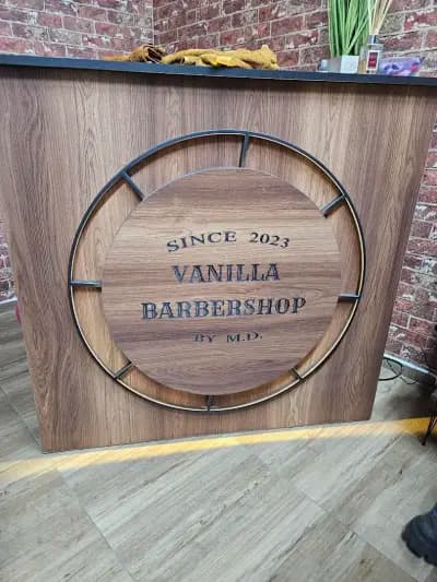 Vanilla BarberShop | Бръснарница Банско | Мъжко и Дамско подстригване | Боядисване | Оформяне на брада