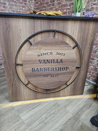 Vanilla BarberShop | Бръснарница Банско | Мъжко и Дамско подстригване | Боядисване | Оформяне на брада