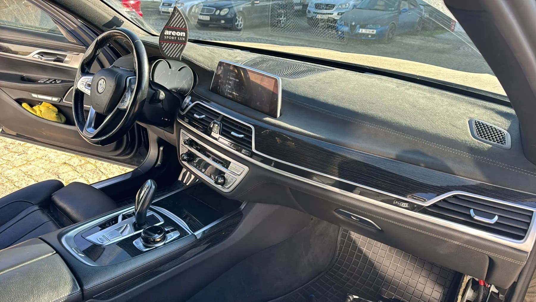 Башов Автотапицер - Autointerior Bashov - Автоинтериорни детайли