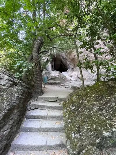 13. Голямата пещера