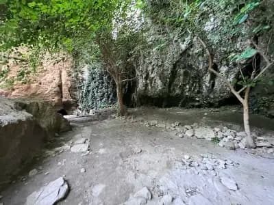 13. Голямата пещера