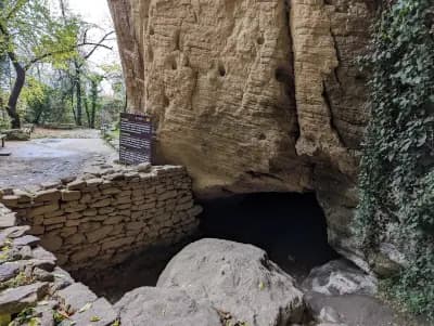 13. Голямата пещера