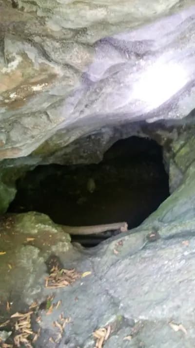 Челевешката пещера