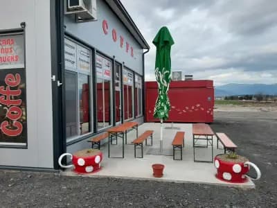 Service and Tire center - Fast food