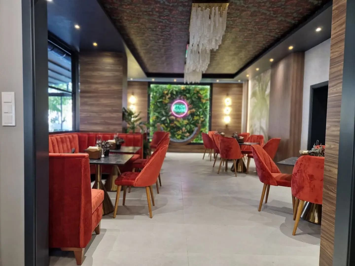 Pizza "Stick House" І Пицария І Ресторант І Момчилград