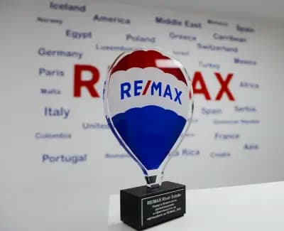 Re/Max River Estate