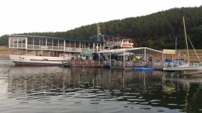 Плаващ ресторант и Бунгала Арабела