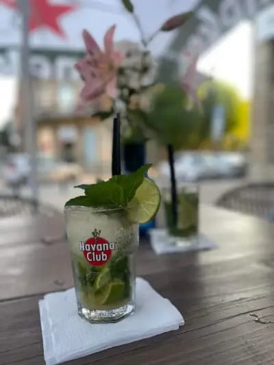FUNKY BAR