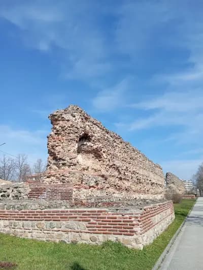 Южна крепостна порта (Камилите)