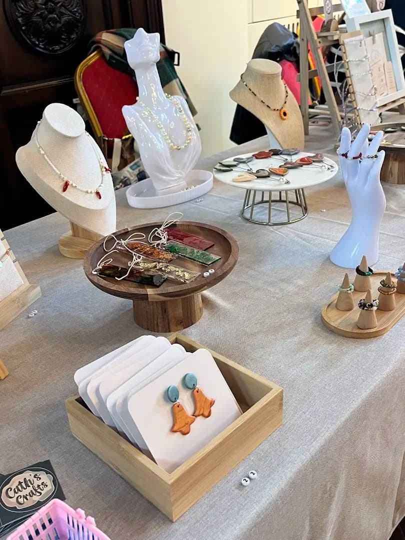 Cath’s Crafts - изработка на бижута, работилница на открито, събития