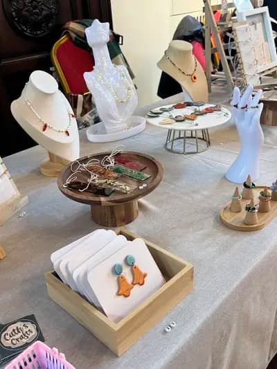 Cath’s Crafts - изработка на бижута, работилница на открито, събития