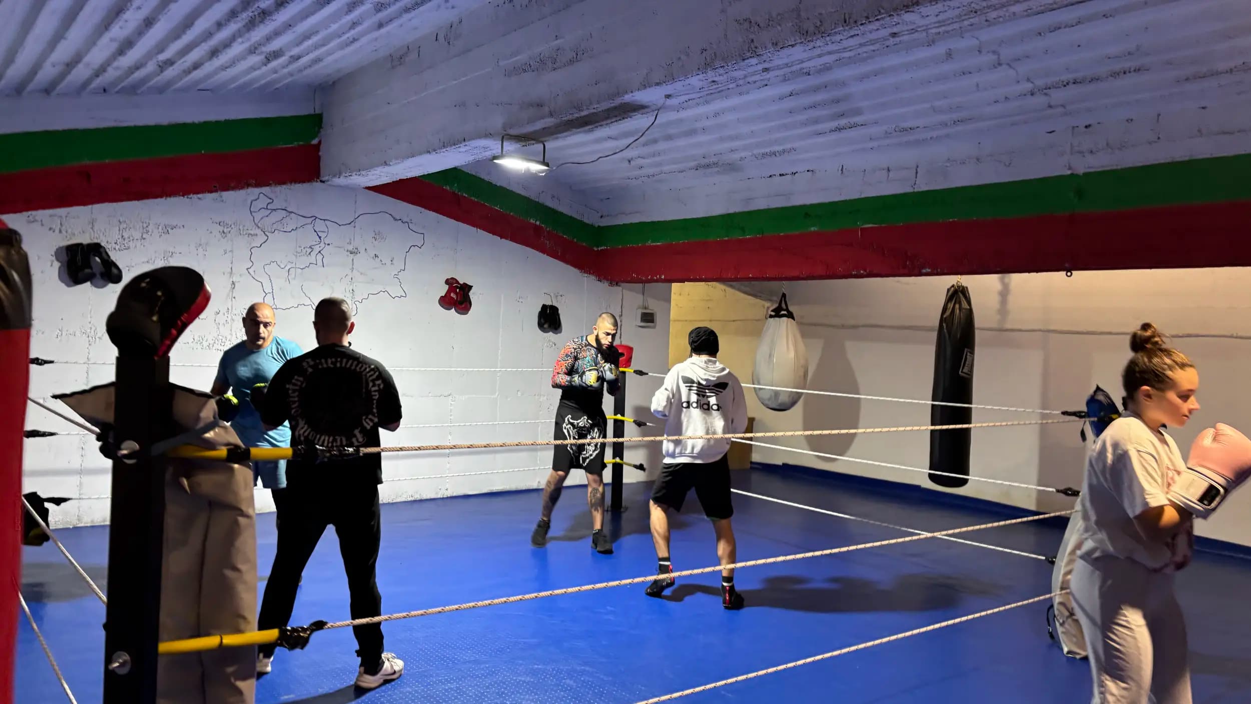 Боксов Клуб Люлин / Boxing Club Lyulin /