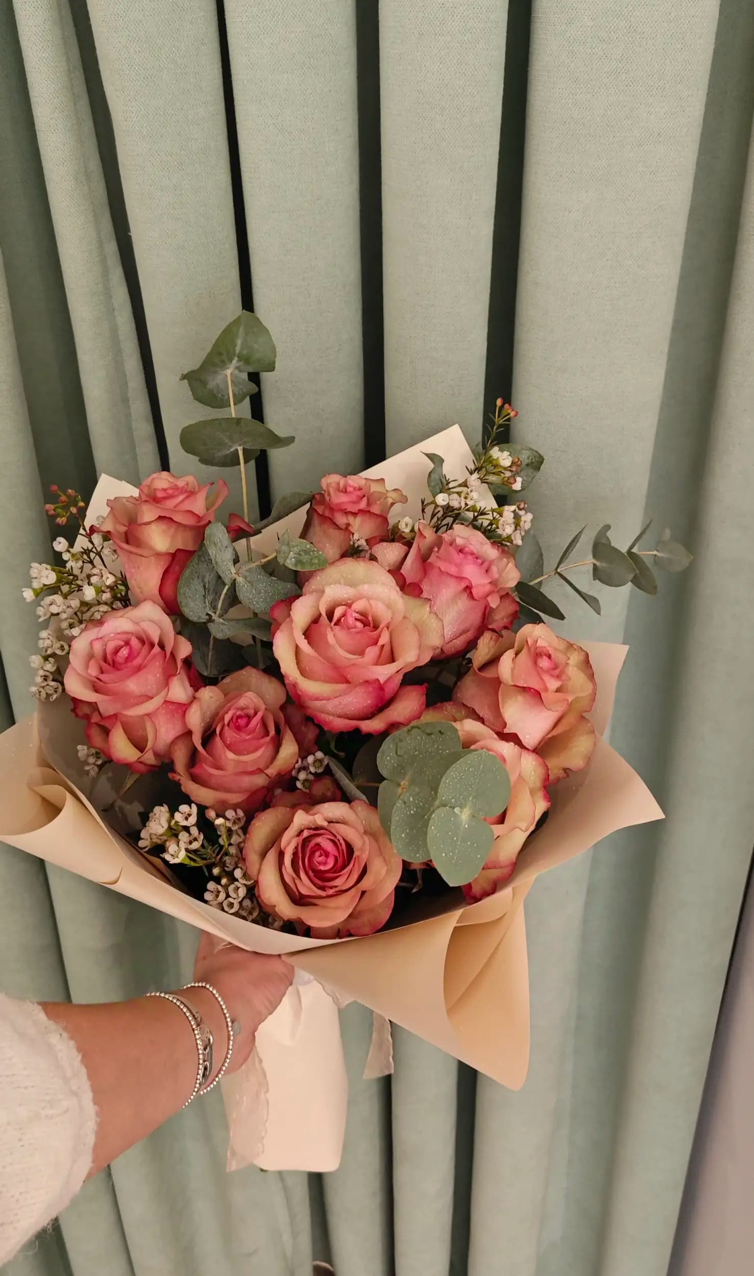 Магазин за цветя и декорации "P.S. Take a Flower"
