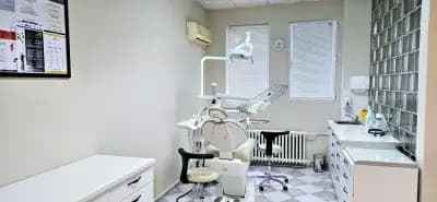 Д-р Ангел Попов - Орален хирург и зъбни импланти / D-r Angel Popov - Oral Surgeon & Dental Implants / АкваДент/AquaDent