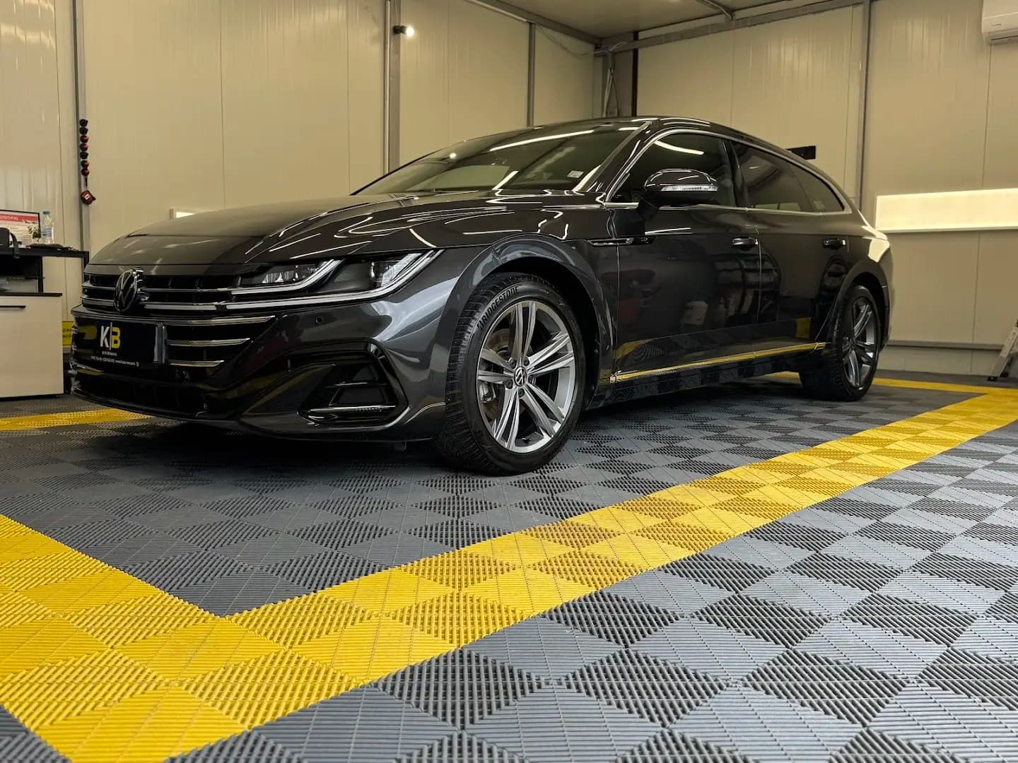 KB AUTO DETAILING - | Детайлинг студио Пловдив | Полиране | Защитно фолио (PPF) | Керамични покрития | Интериорен