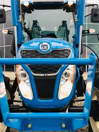 РС Ауто ЕООД - RS Moto / Внос на Автомобили и Мотори / Трактори LS Tractor / YTO / Kubota / Yanmar