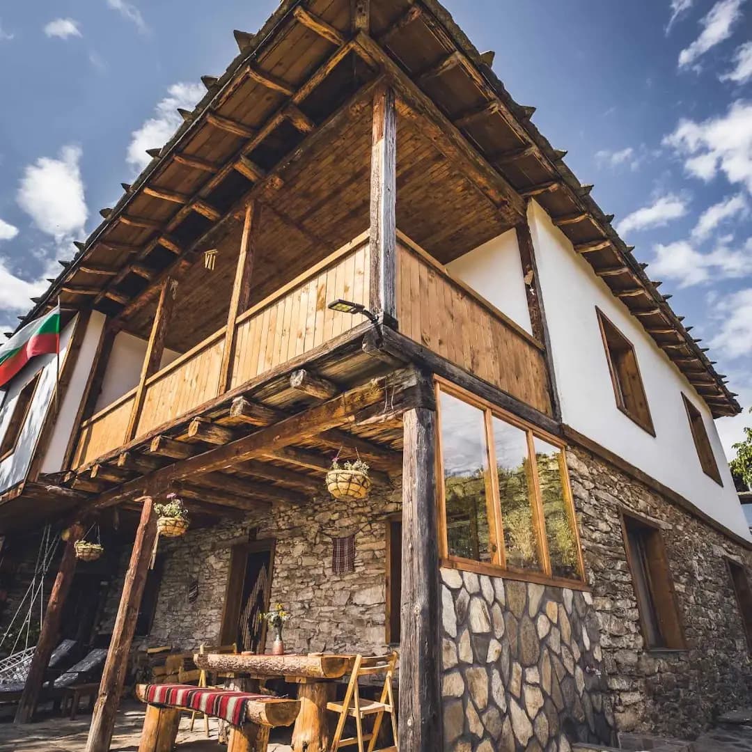 Stone house (Каменната къща)