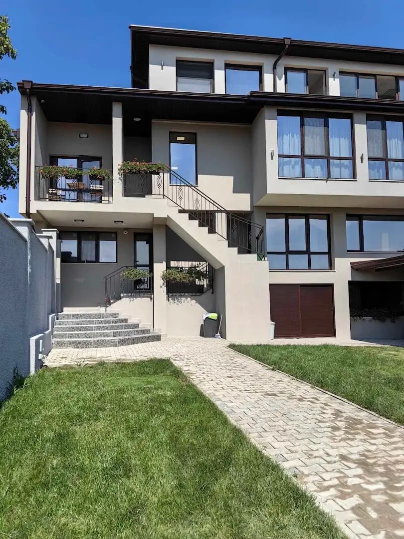 Къща за гости SUNNY HILL