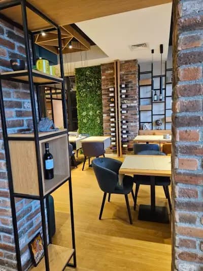 Park Hotel Novel