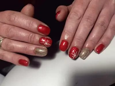 Beauty Studio Nails & Lashes DESSI