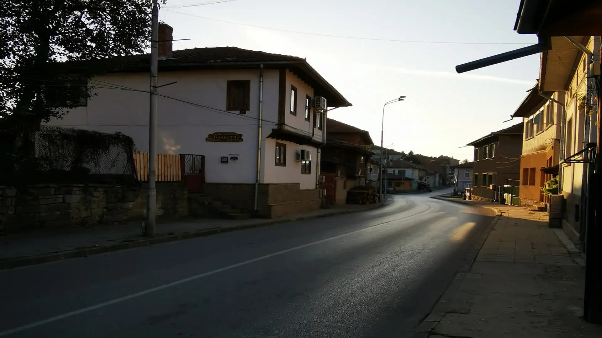Къща и стаи под наем в град Елена