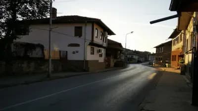 Къща и стаи под наем в град Елена