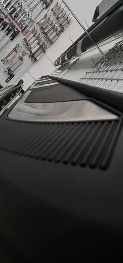 BESTAUTO - Пловдив: Гумени и мокетни стелки за багажник , ветробрани, тунинг брони, брезент за кола, ксенон крушки,