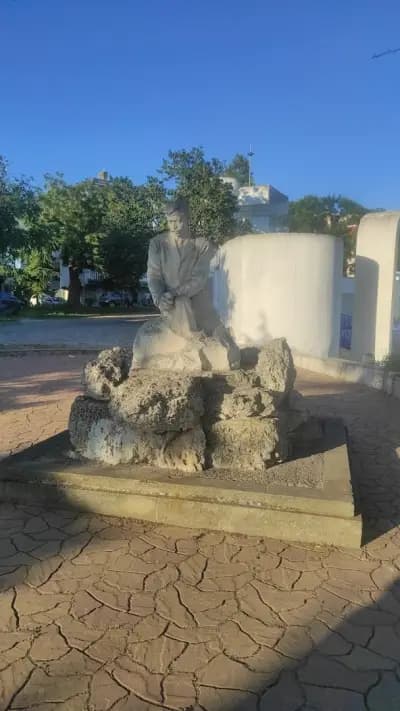 Паметник на Пейо Яворов